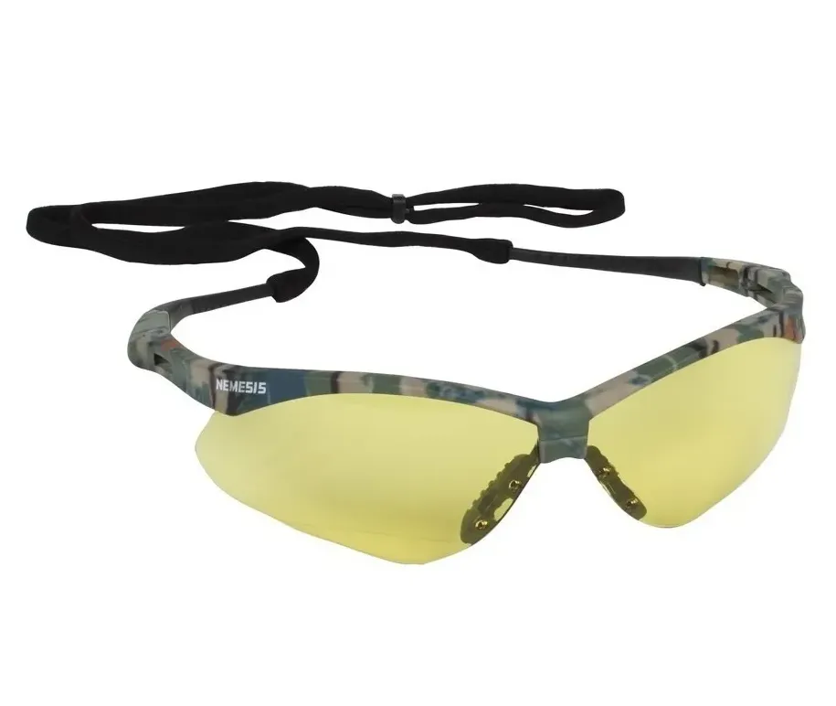 Lentes de seguridad V30 Nemesis color ámbar camuflajeados AF. Modelo 22610, marca Kleenguard.